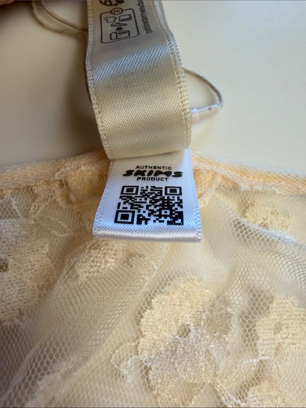 SKIMS Spring Intimate Robe in Butter Two Tone 4X - Picture 8 of 8